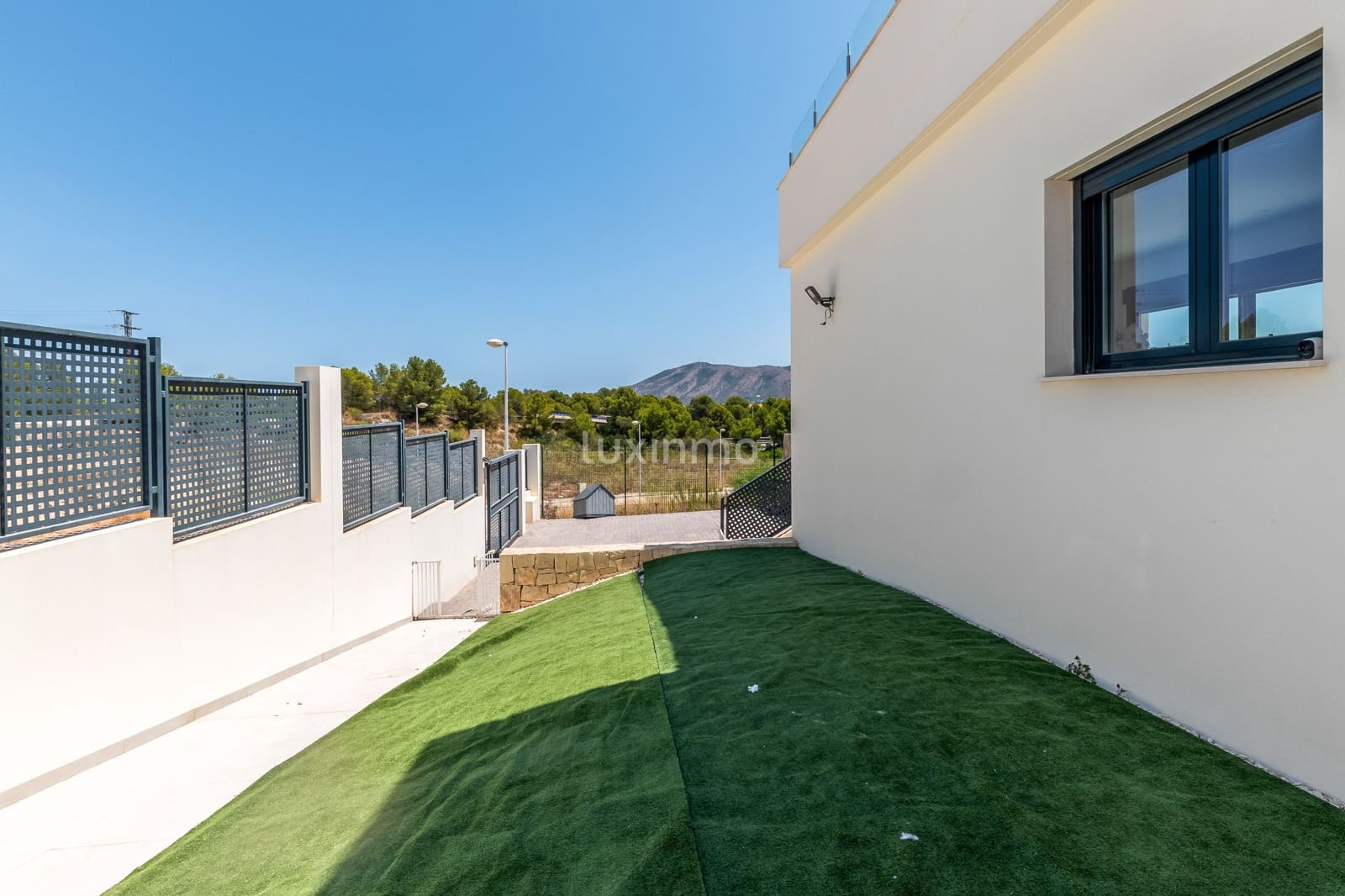 3 soverom Villa til salgs i Alfaz del Pi / L'Alfas del Pi med svømmebasseng garasje - € 595 000 (Ref: 10167191)