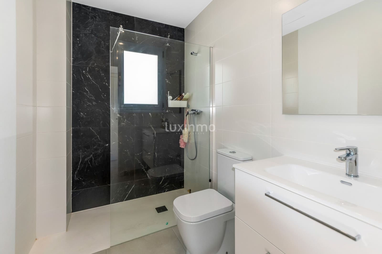 3 soverom Villa til salgs i Alfaz del Pi / L'Alfas del Pi med svømmebasseng garasje - € 595 000 (Ref: 10167191)