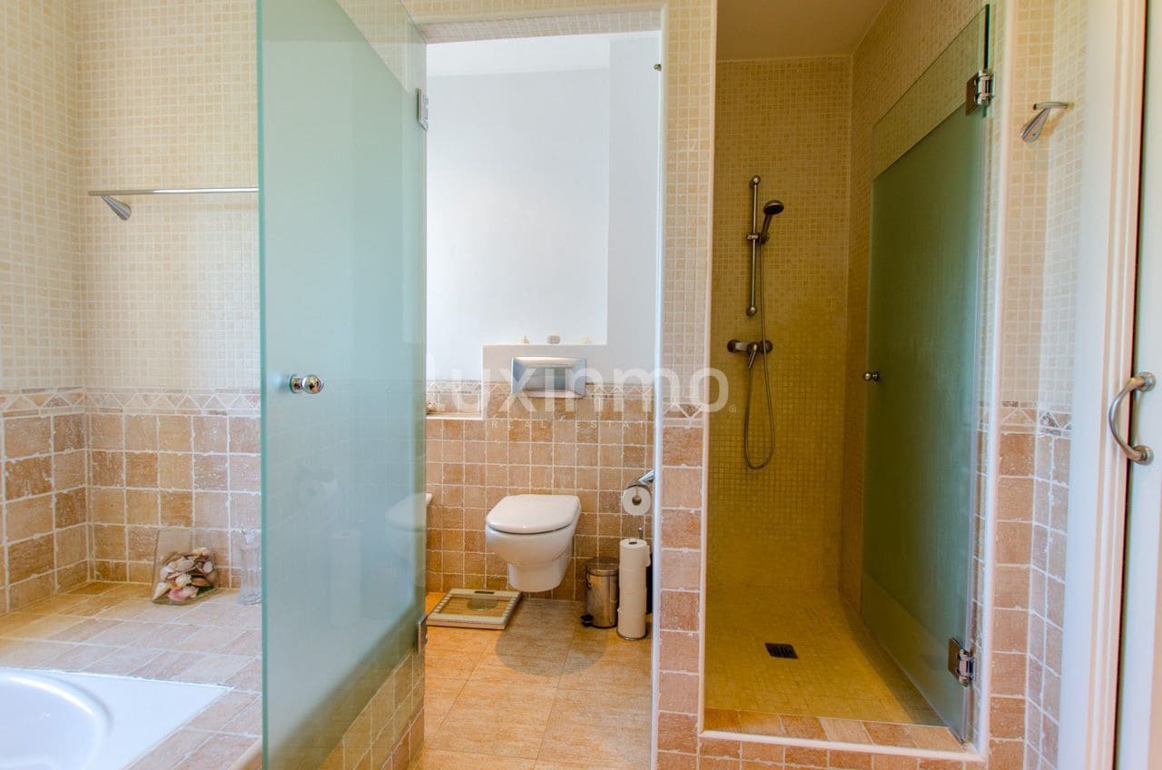 6 bedroom Villa for sale in Altea with pool - € 825,000 (Ref: 10167194)