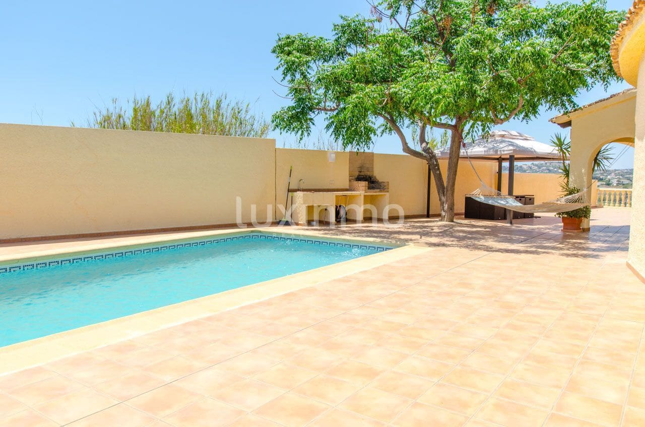 6 bedroom Villa for sale in Altea with pool - € 825,000 (Ref: 10167194)