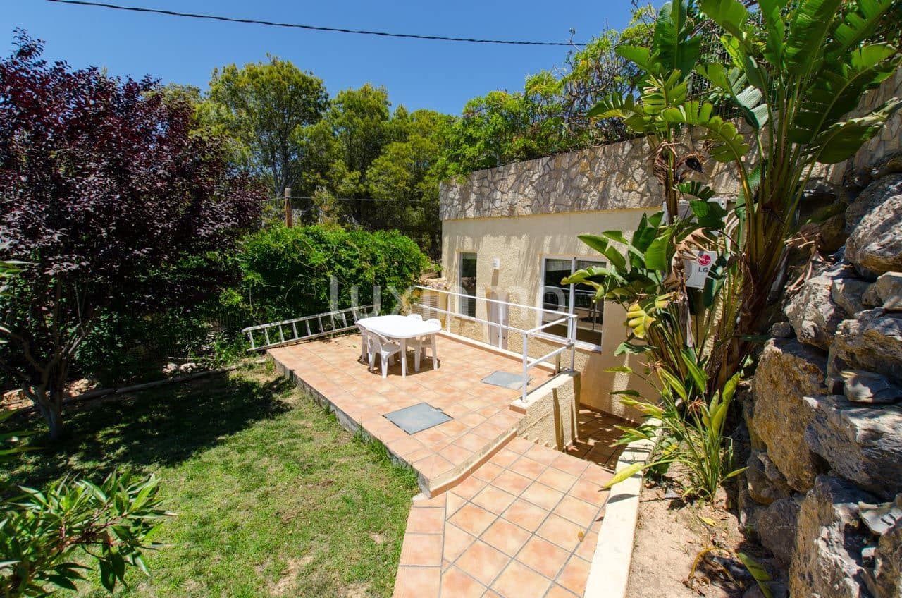 6 bedroom Villa for sale in Altea with pool - € 825,000 (Ref: 10167194)