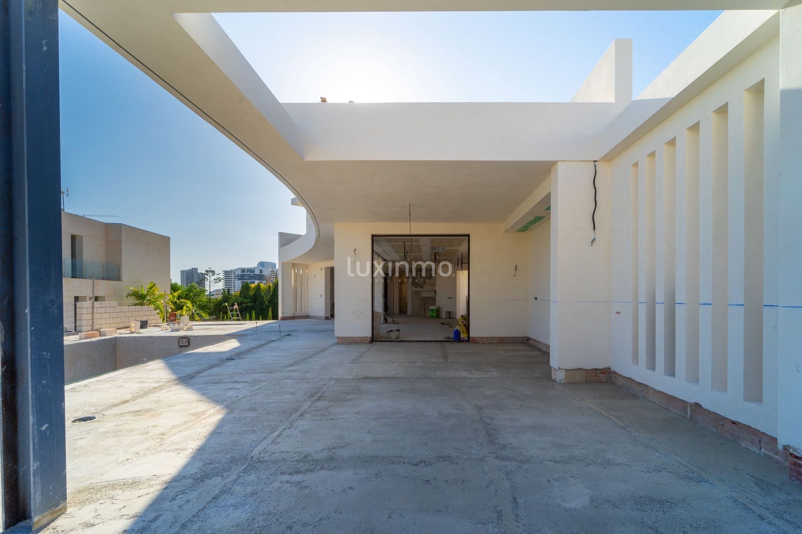 5 bedroom Villa for sale in Calpe / Calp with pool garage - € 1,550,000 (Ref: 10167218)