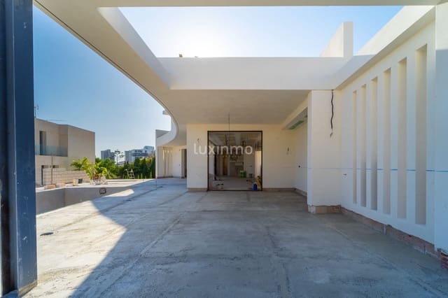5 bedroom Villa for sale in Calpe / Calp with pool garage - € 1,550,000 (Ref: 10167218)