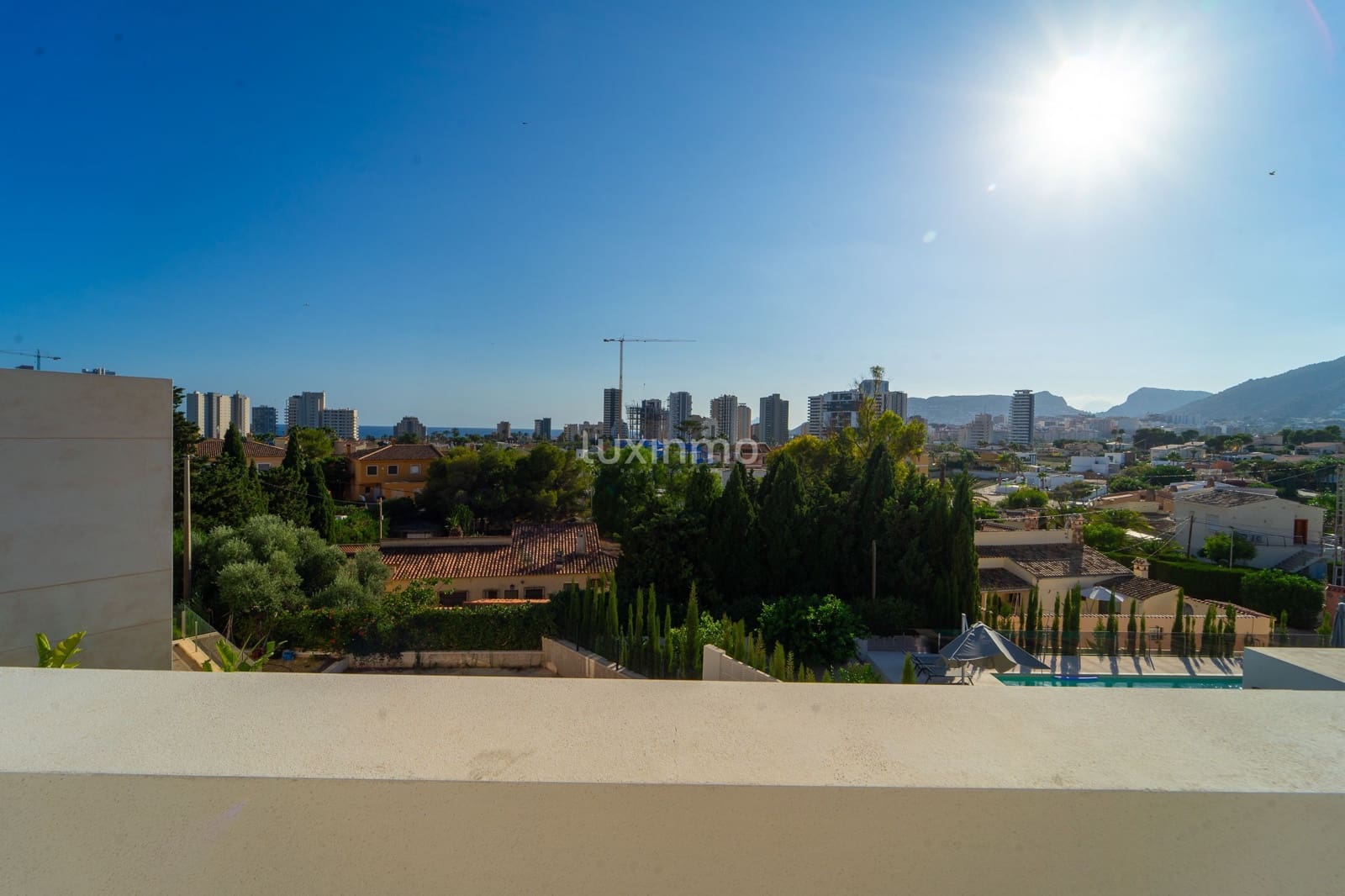 5 bedroom Villa for sale in Calpe / Calp with pool garage - € 1,550,000 (Ref: 10167218)