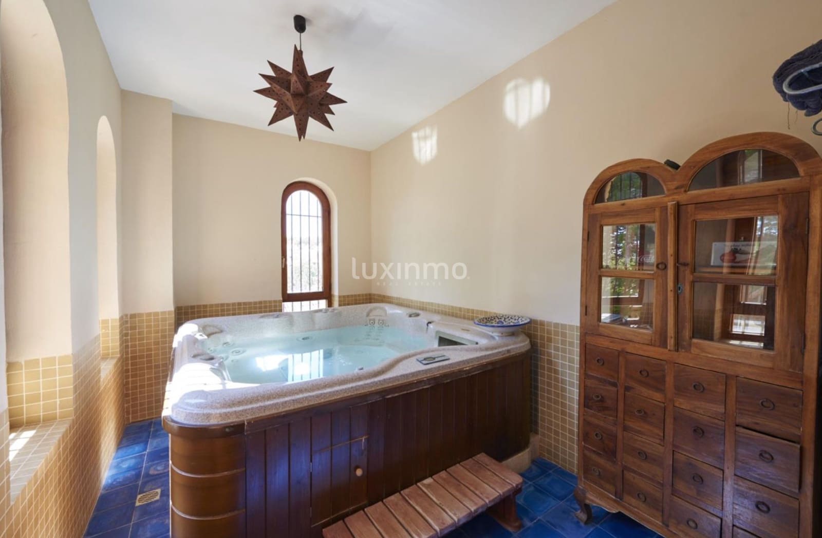 6 bedroom Villa for sale in Muchamiel / Mutxamel with pool garage - € 2,375,000 (Ref: 10167220)