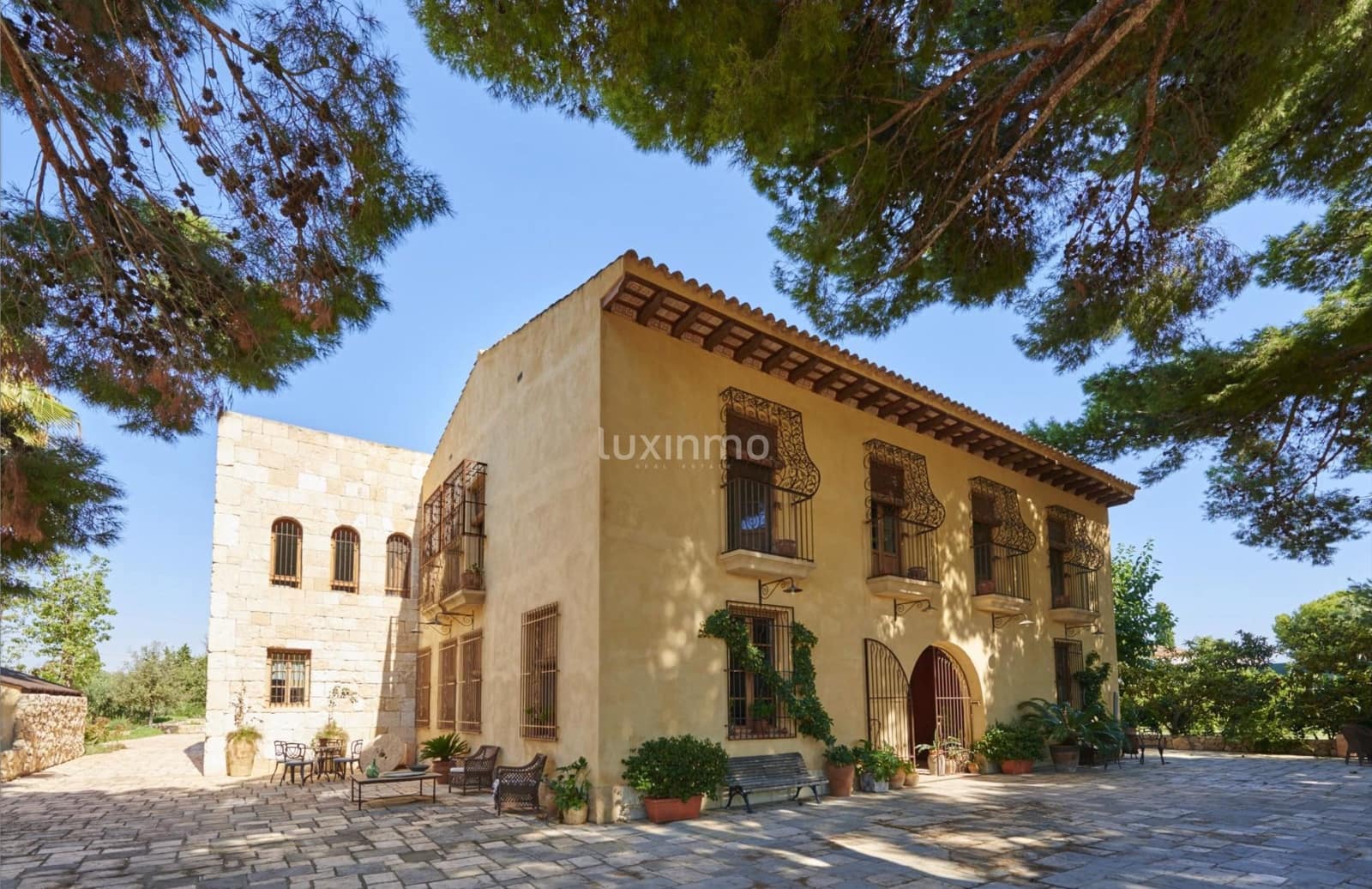 6 bedroom Villa for sale in Muchamiel / Mutxamel with pool garage - € 2,375,000 (Ref: 10167220)
