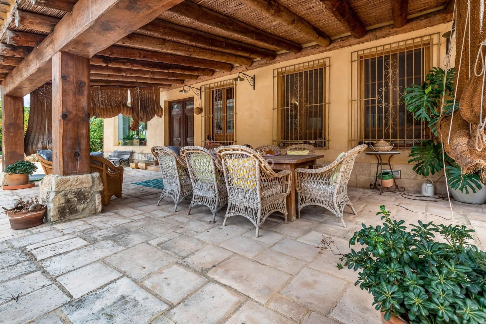 6 bedroom Villa for sale in Muchamiel / Mutxamel with pool garage - € 2,375,000 (Ref: 10167220)