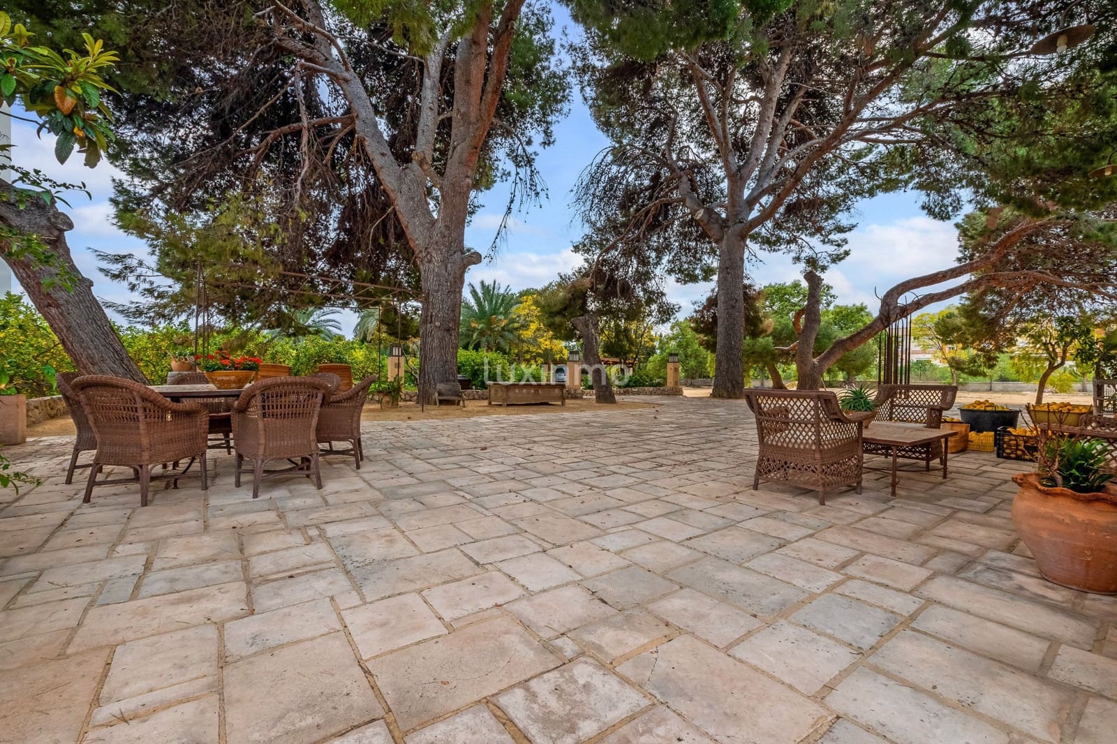 6 bedroom Villa for sale in Muchamiel / Mutxamel with pool garage - € 2,375,000 (Ref: 10167220)
