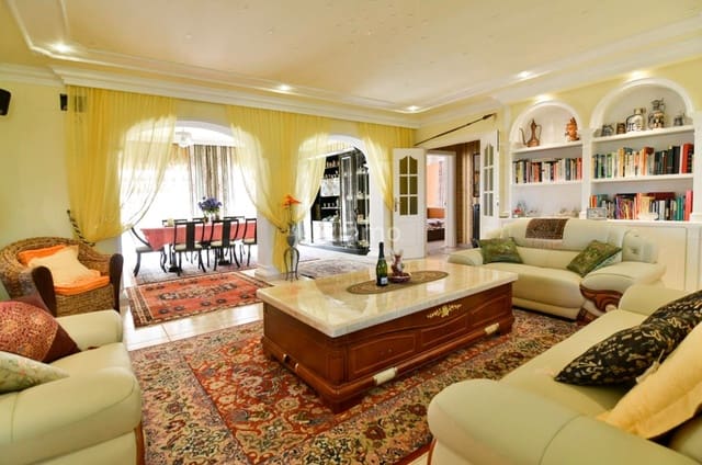Chalet de 5 habitaciones en Maryvilla, Calpe / Calp en venta con piscina garaje - 895.000 € (Ref: 10167222)