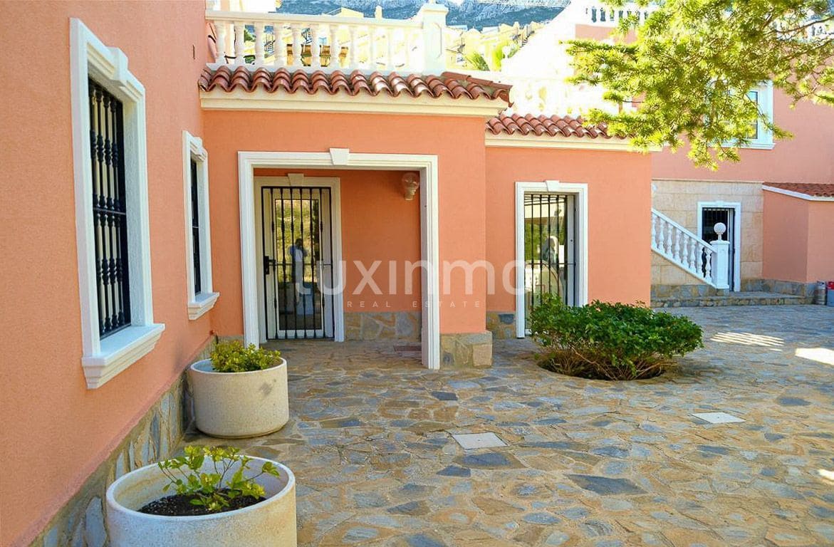 5 soveværelse Villa til salg i Calpe / Calp med swimmingpool garage - € 895.000 (Ref: 10167222)