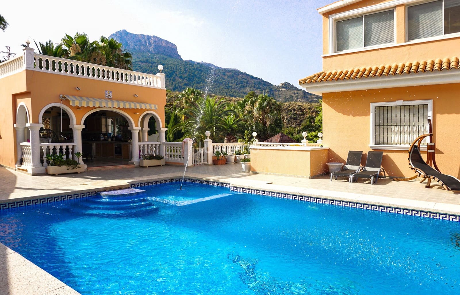 5 soveværelse Villa til salg i Calpe / Calp med swimmingpool garage - € 895.000 (Ref: 10167222)