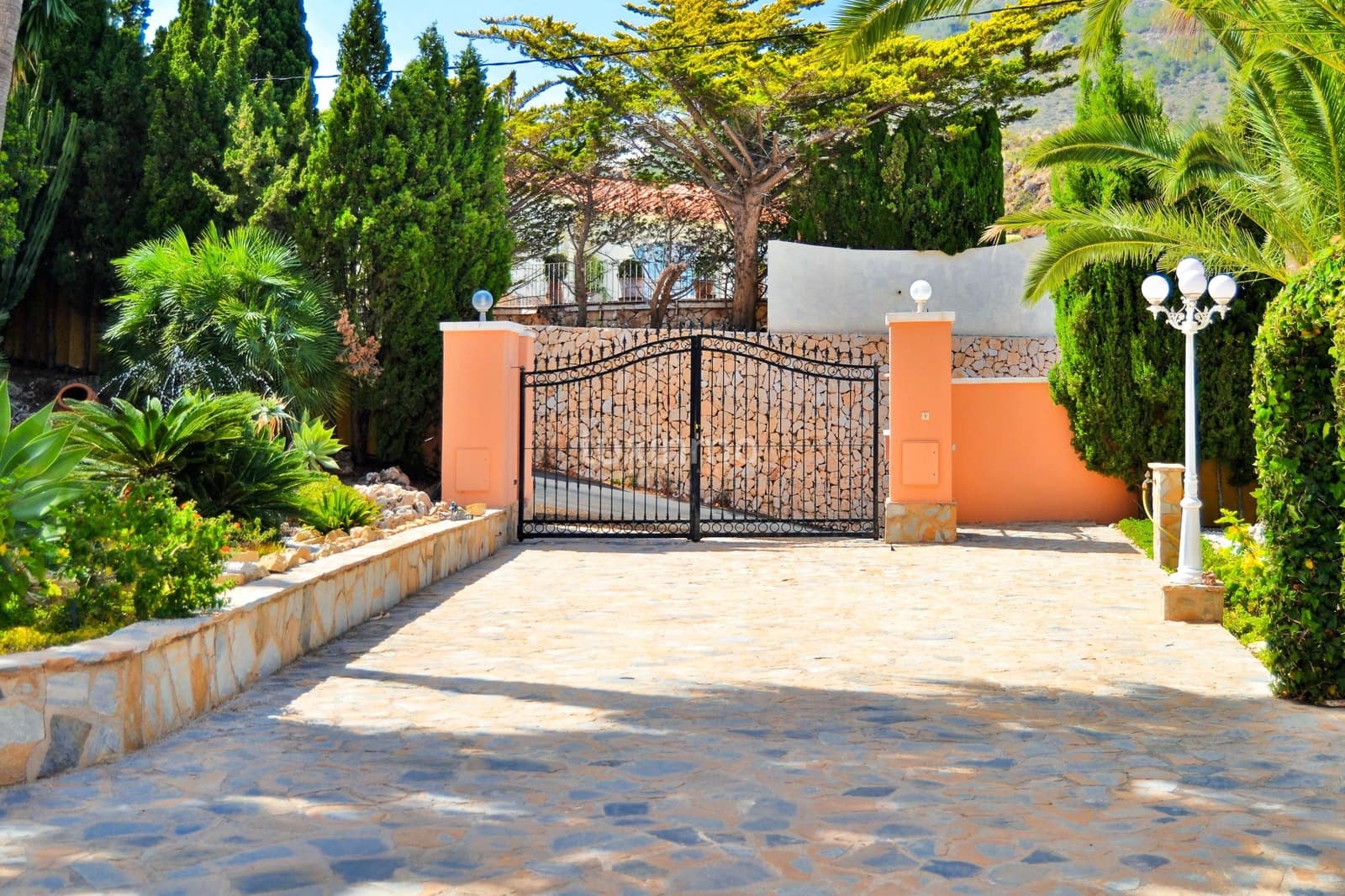 5 soveværelse Villa til salg i Calpe / Calp med swimmingpool garage - € 895.000 (Ref: 10167222)