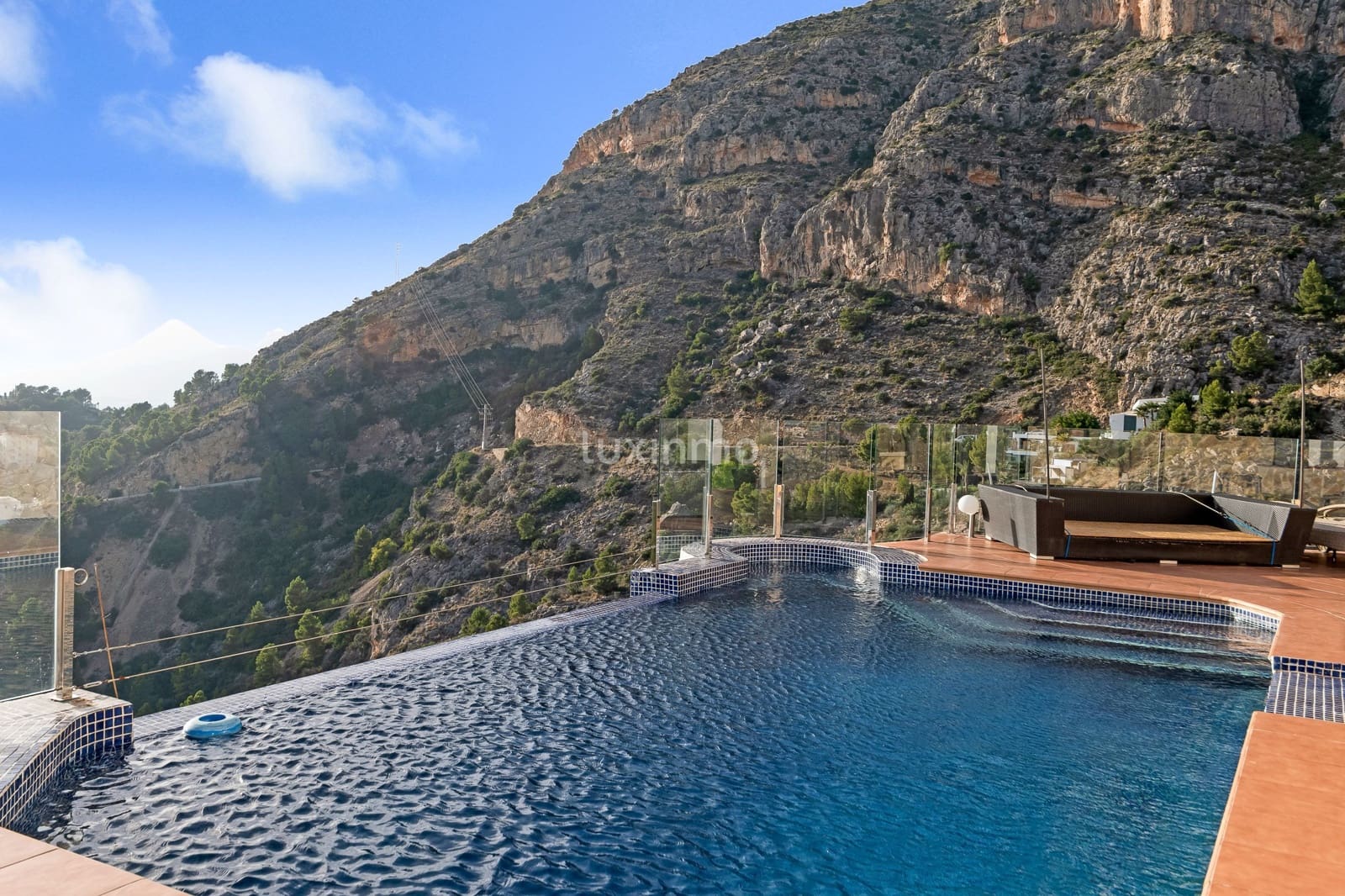4 Zimmer Villa zu verkaufen in Altea mit Pool Garage - 1.569.000 € (Ref: 10167229)