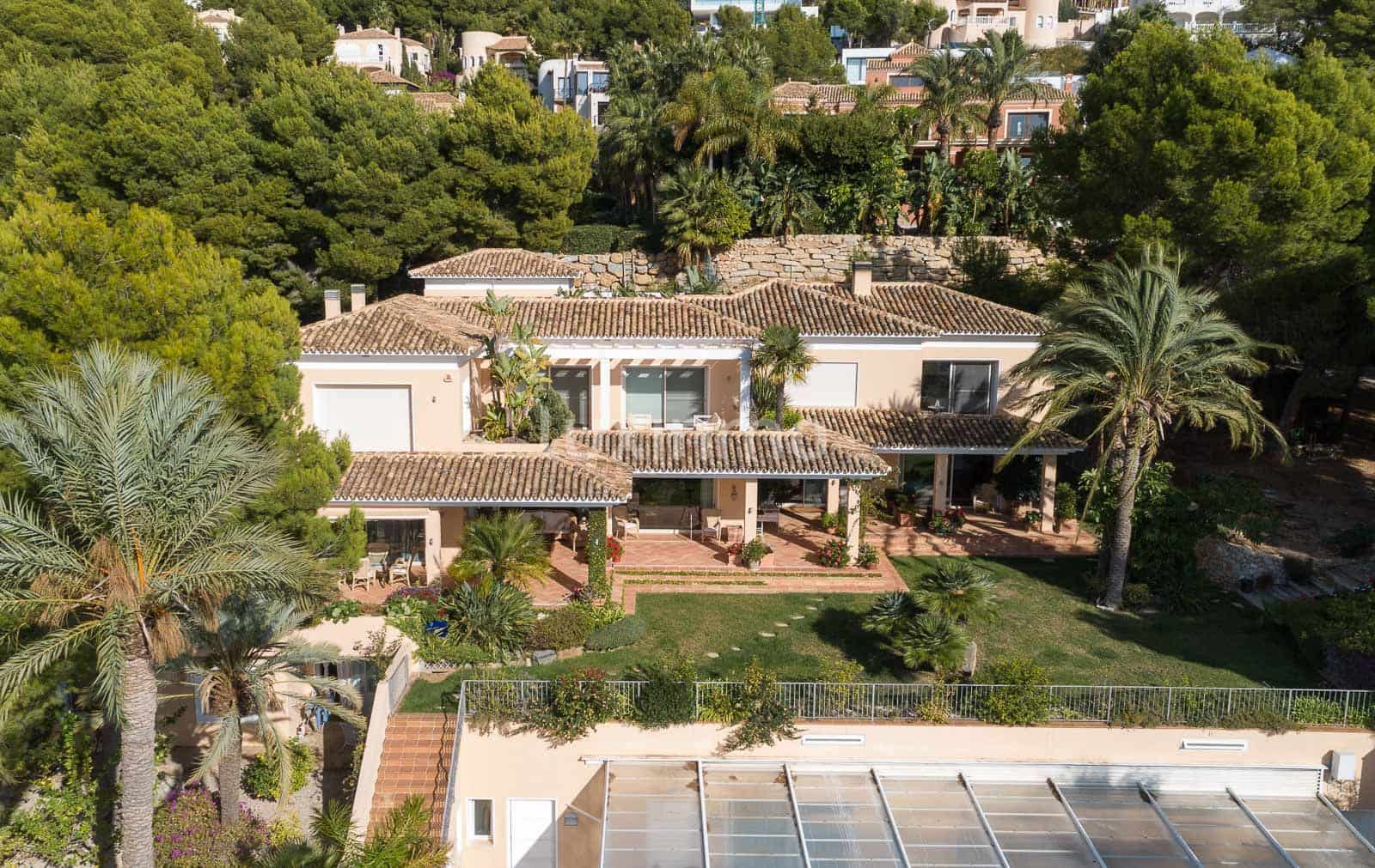 7 bedroom Villa for sale in Altea with pool garage - € 4,500,000 (Ref: 10167232)
