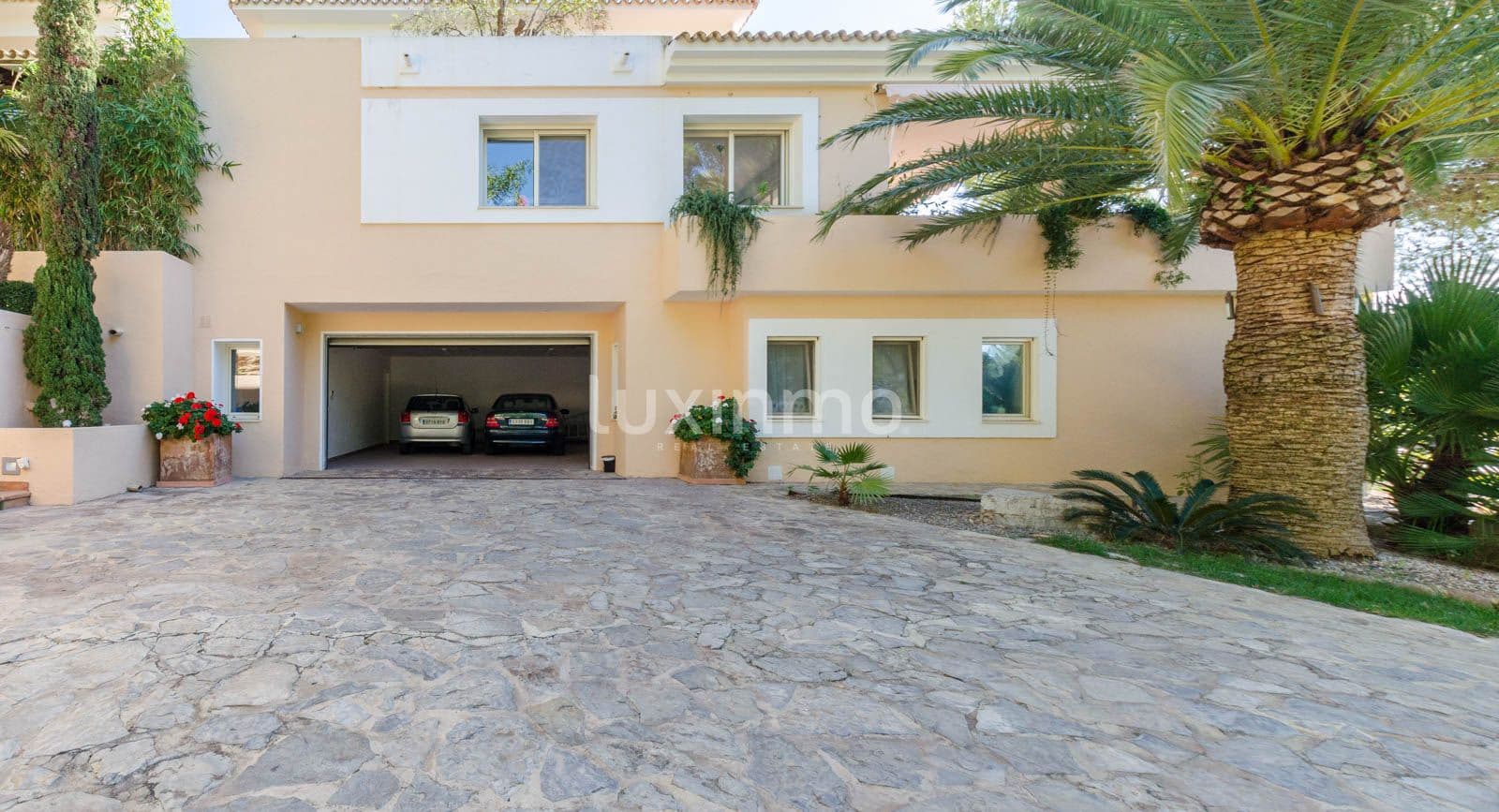 7 bedroom Villa for sale in Altea with pool garage - € 4,500,000 (Ref: 10167232)