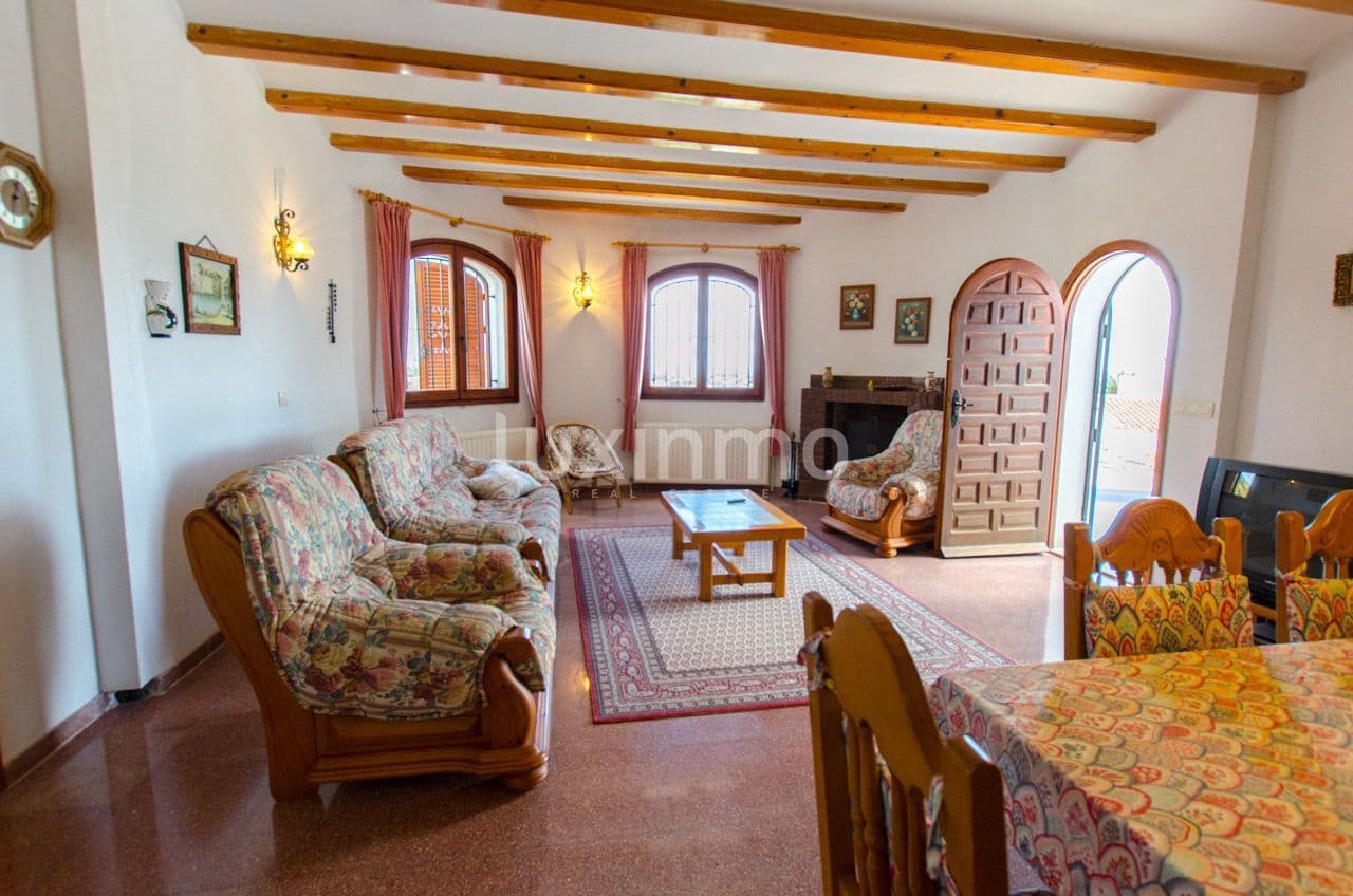6 quarto Moradia para venda em Calpe / Calp com piscina garagem - 1 050 000 € (Ref: 10167237)