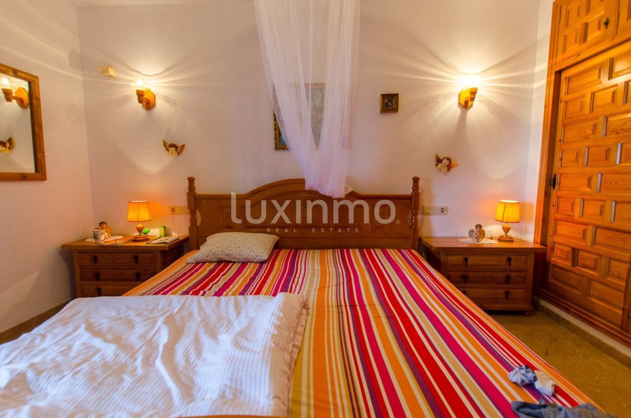 6 quarto Moradia para venda em Calpe / Calp com piscina garagem - 1 050 000 € (Ref: 10167237)