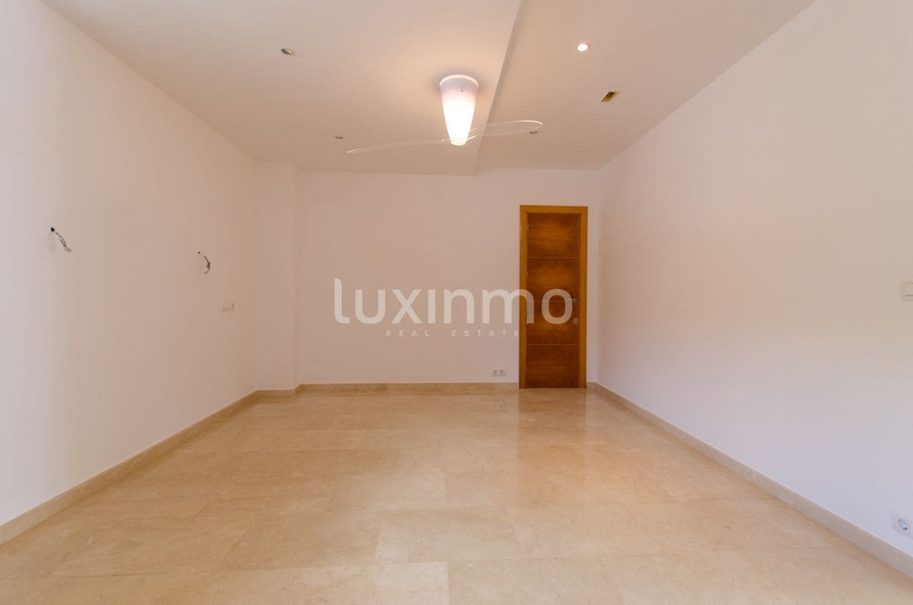 6 quarto Moradia para venda em Calpe / Calp com piscina garagem - 1 050 000 € (Ref: 10167237)