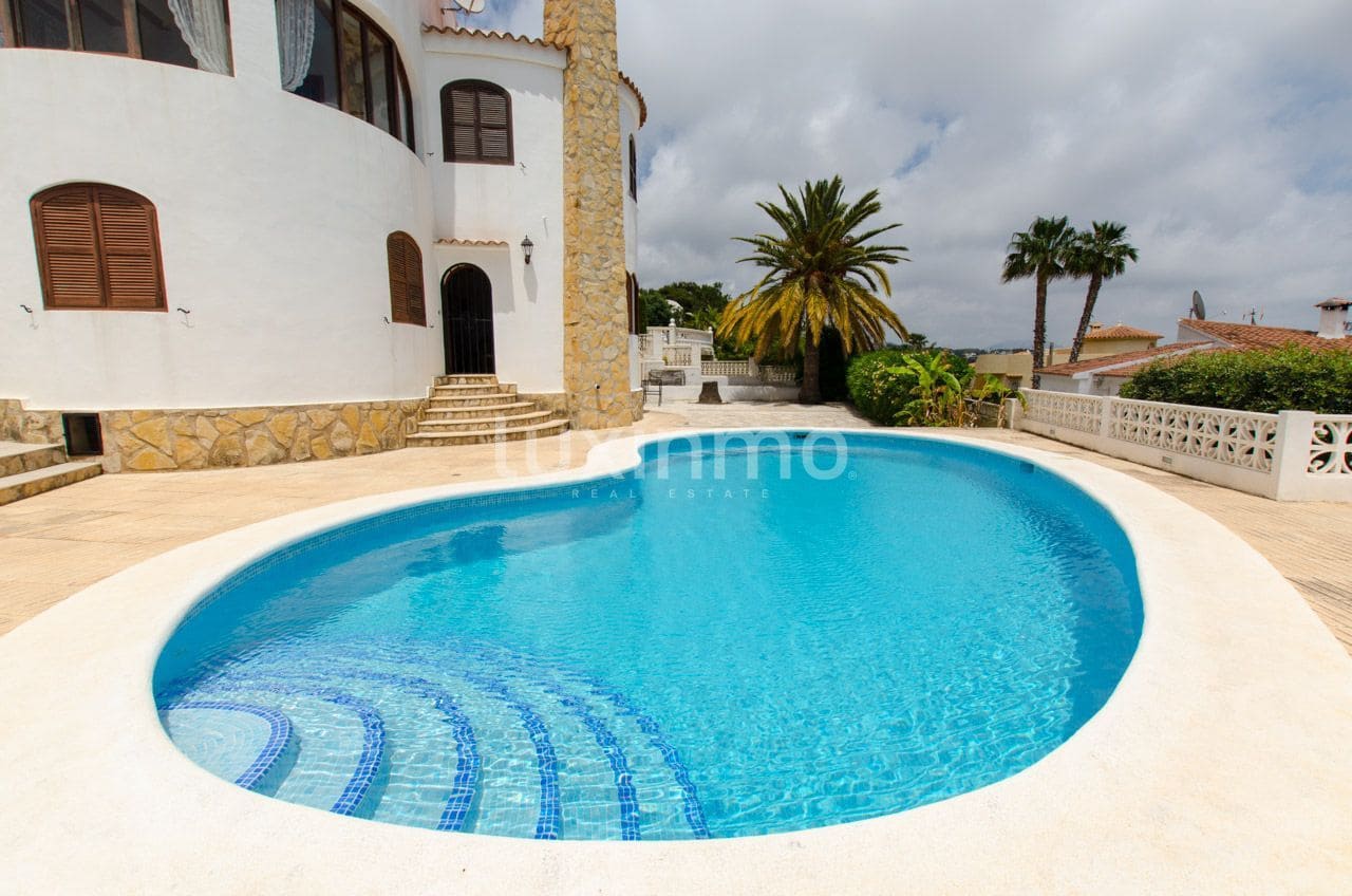6 quarto Moradia para venda em Calpe / Calp com piscina garagem - 1 050 000 € (Ref: 10167237)
