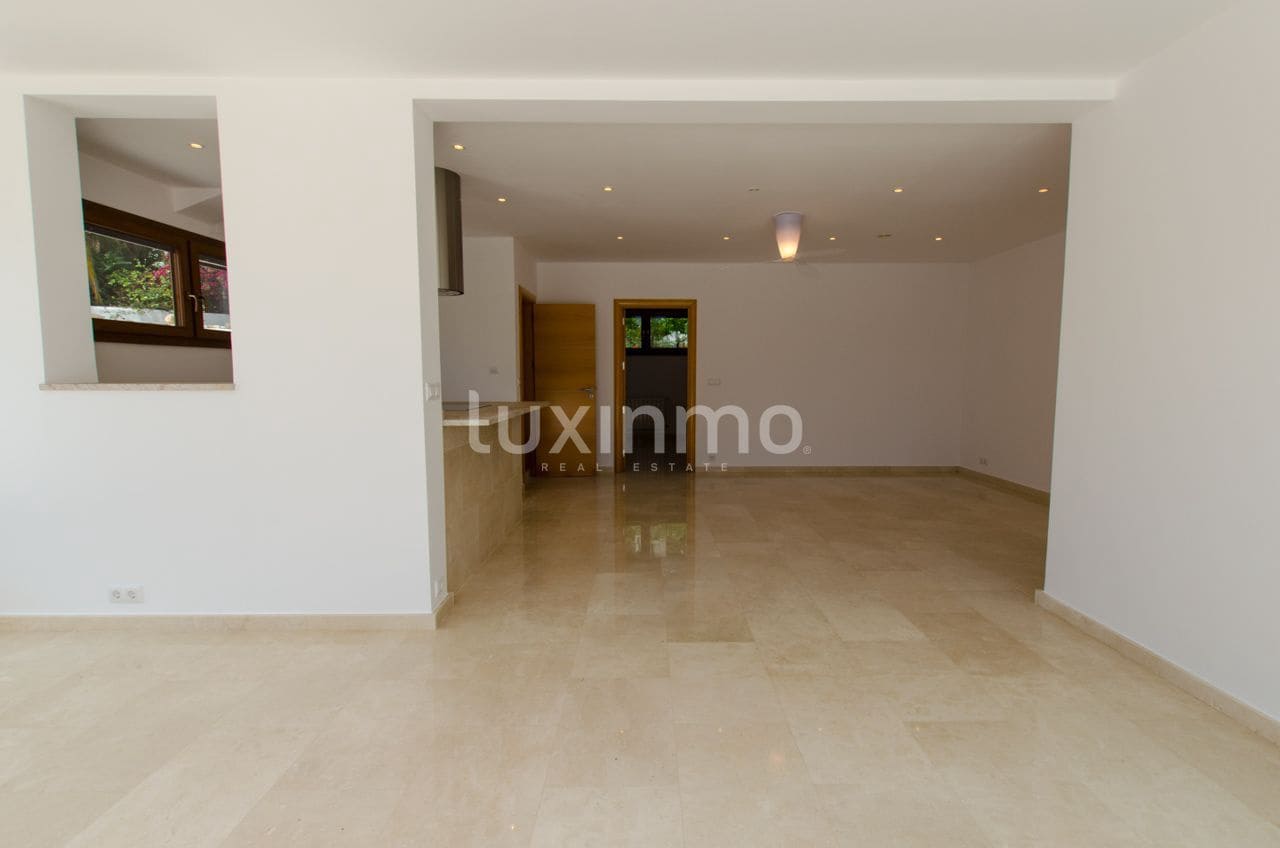 6 quarto Moradia para venda em Calpe / Calp com piscina garagem - 1 050 000 € (Ref: 10167237)