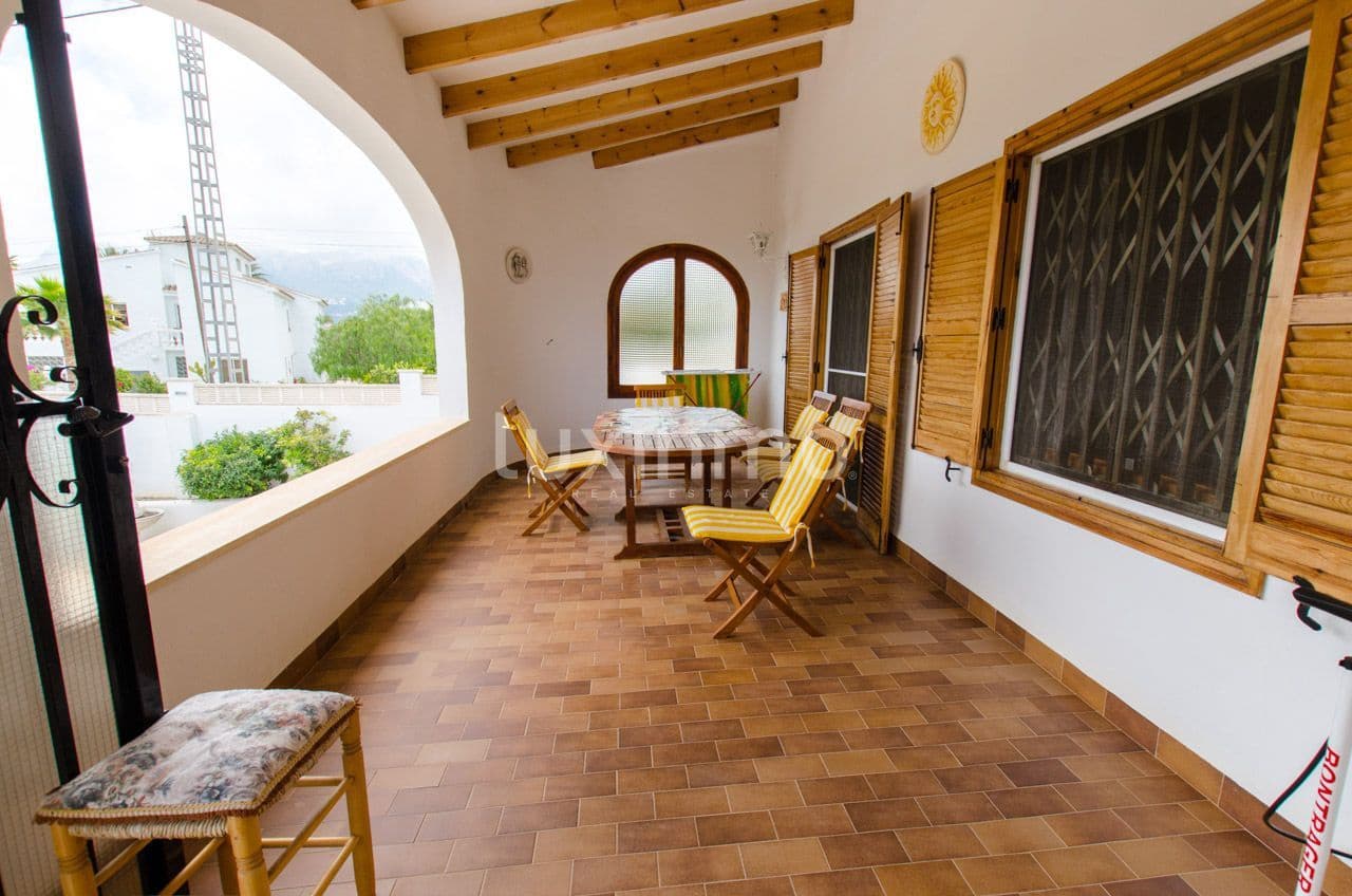 6 quarto Moradia para venda em Calpe / Calp com piscina garagem - 1 050 000 € (Ref: 10167237)