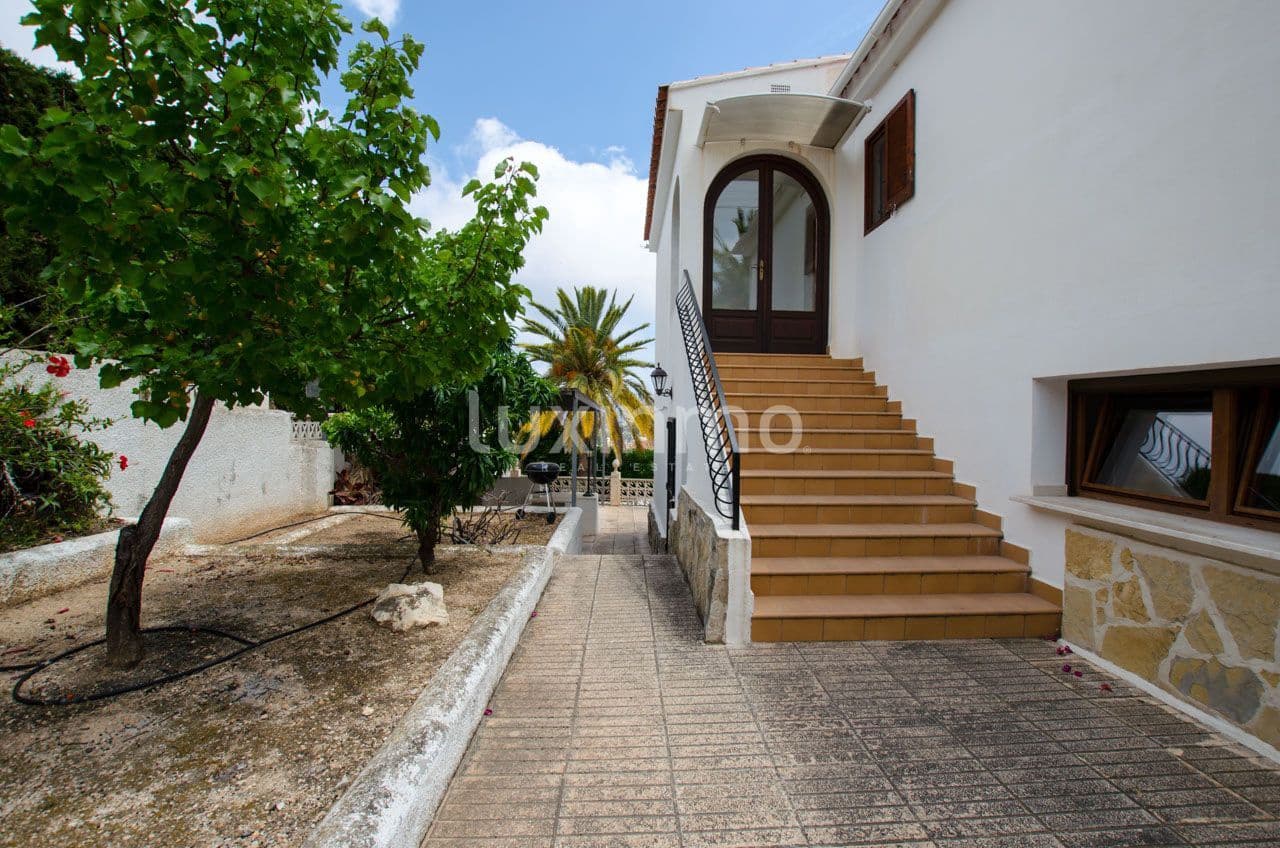 6 quarto Moradia para venda em Calpe / Calp com piscina garagem - 1 050 000 € (Ref: 10167237)
