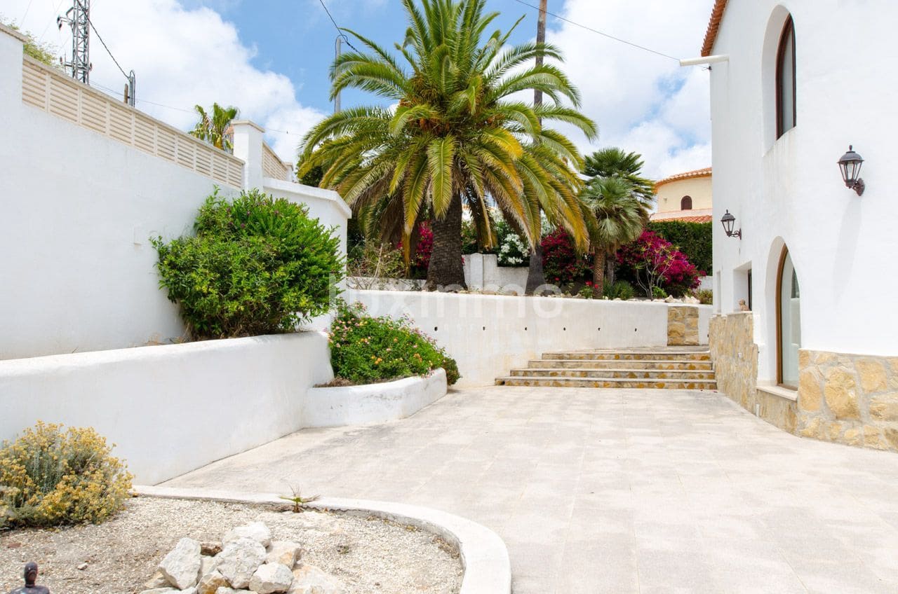 6 quarto Moradia para venda em Calpe / Calp com piscina garagem - 1 050 000 € (Ref: 10167237)