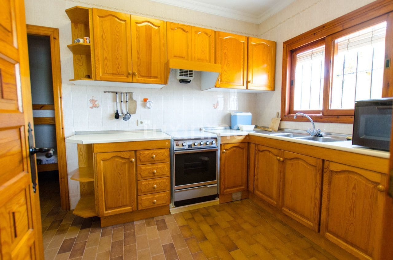 6 quarto Moradia para venda em Calpe / Calp com piscina garagem - 1 050 000 € (Ref: 10167237)