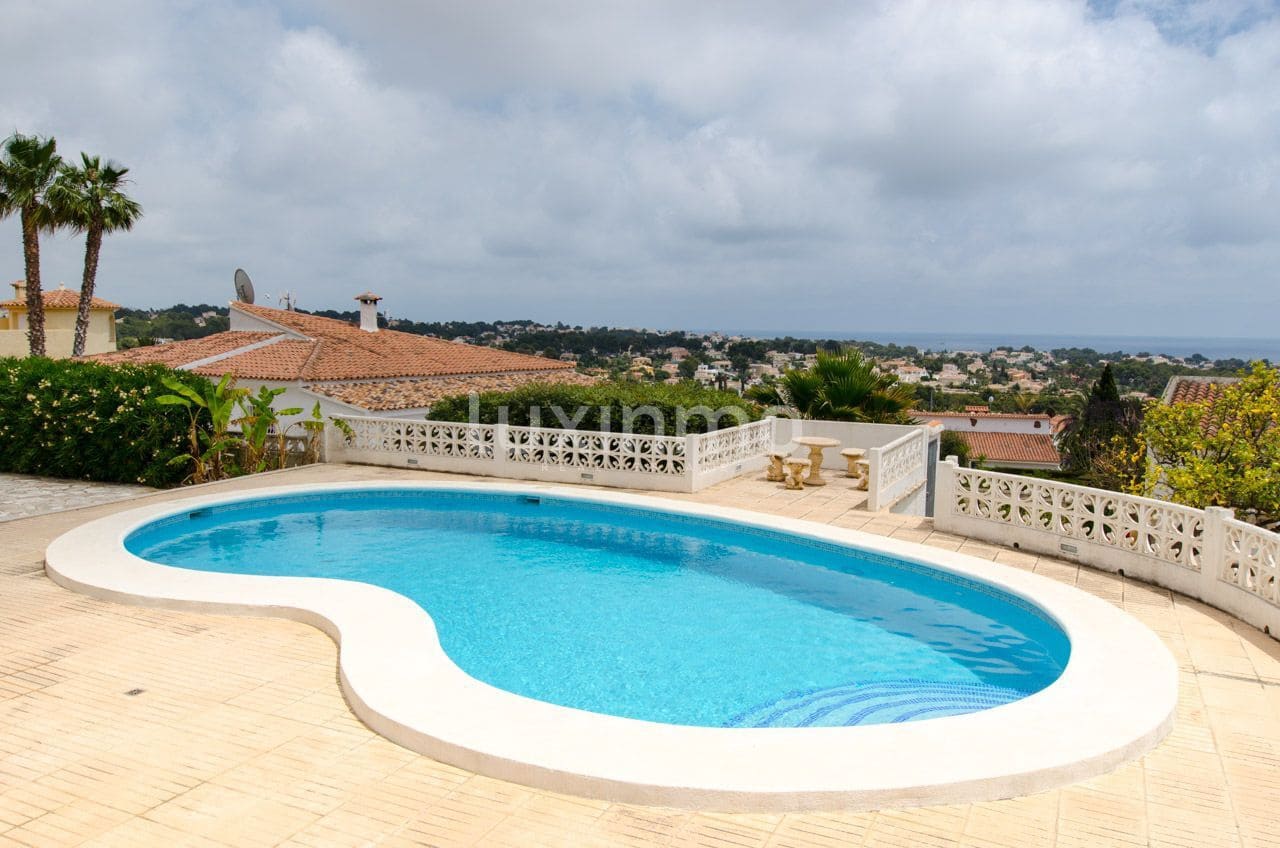 6 quarto Moradia para venda em Calpe / Calp com piscina garagem - 1 050 000 € (Ref: 10167237)