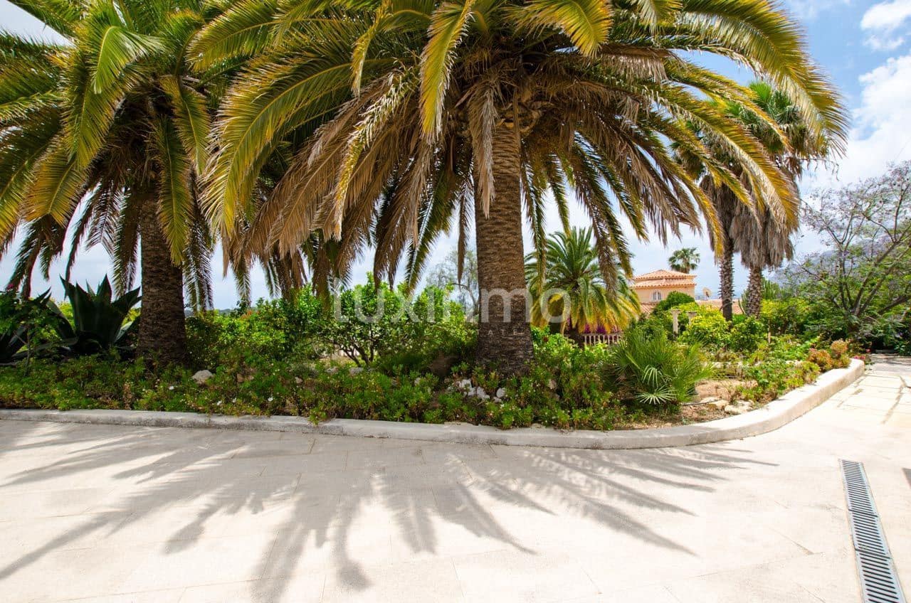 6 quarto Moradia para venda em Calpe / Calp com piscina garagem - 1 050 000 € (Ref: 10167237)