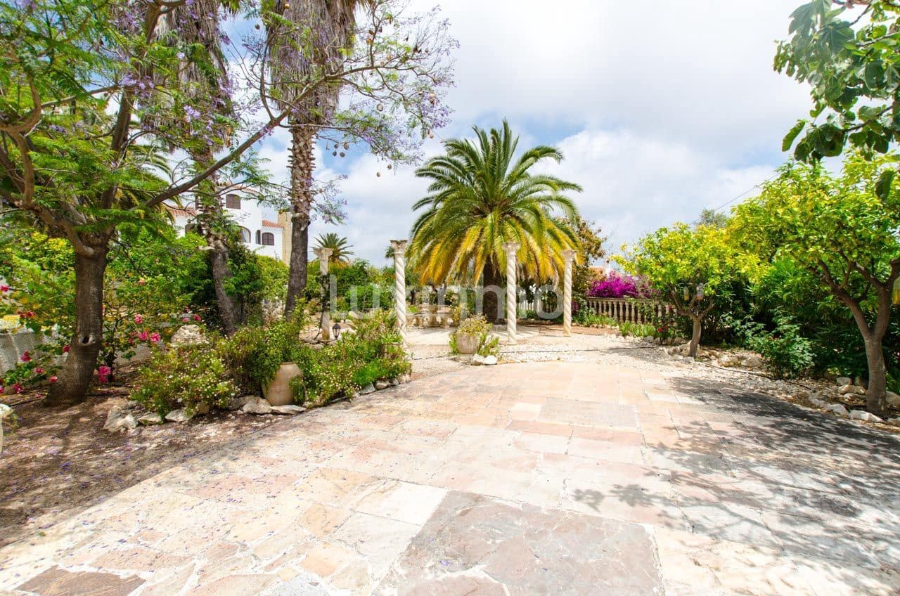 6 quarto Moradia para venda em Calpe / Calp com piscina garagem - 1 050 000 € (Ref: 10167237)