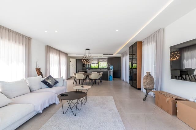 Chalet de 4 habitaciones en El Montgó, Dénia en venta con piscina garaje - 1.795.000 € (Ref: 10167238)