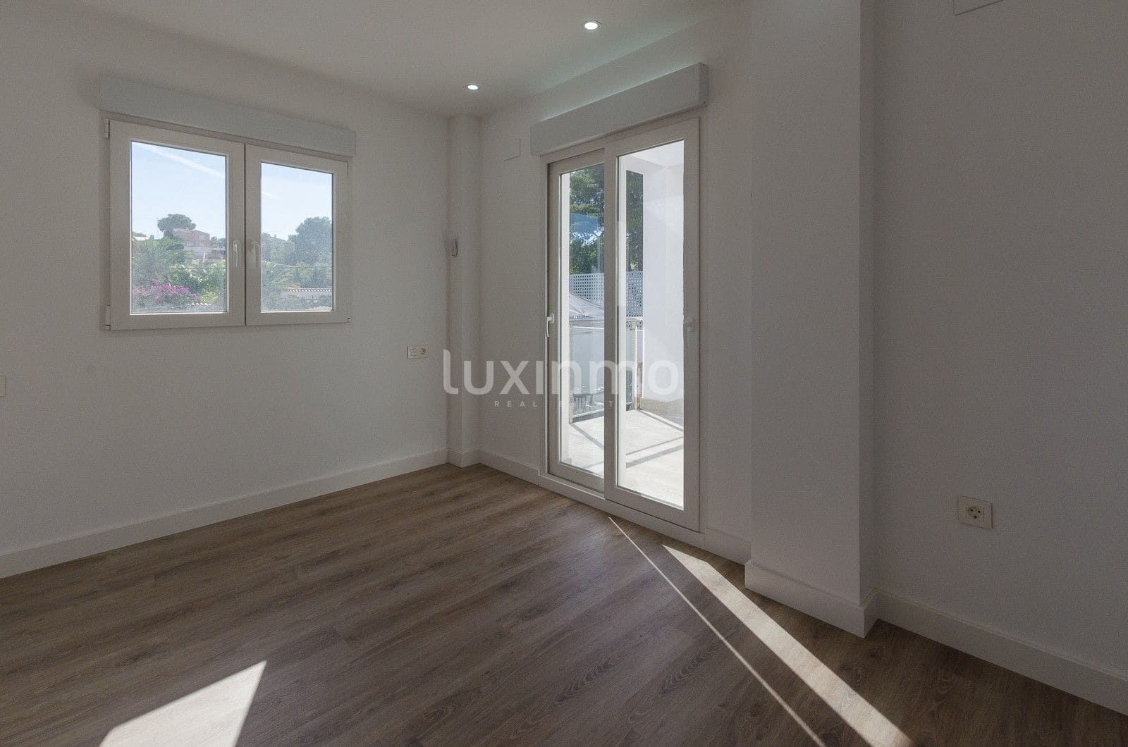 Chalet de 4 habitaciones en La Nucia en venta con piscina garaje - 580.000 € (Ref: 10167240)