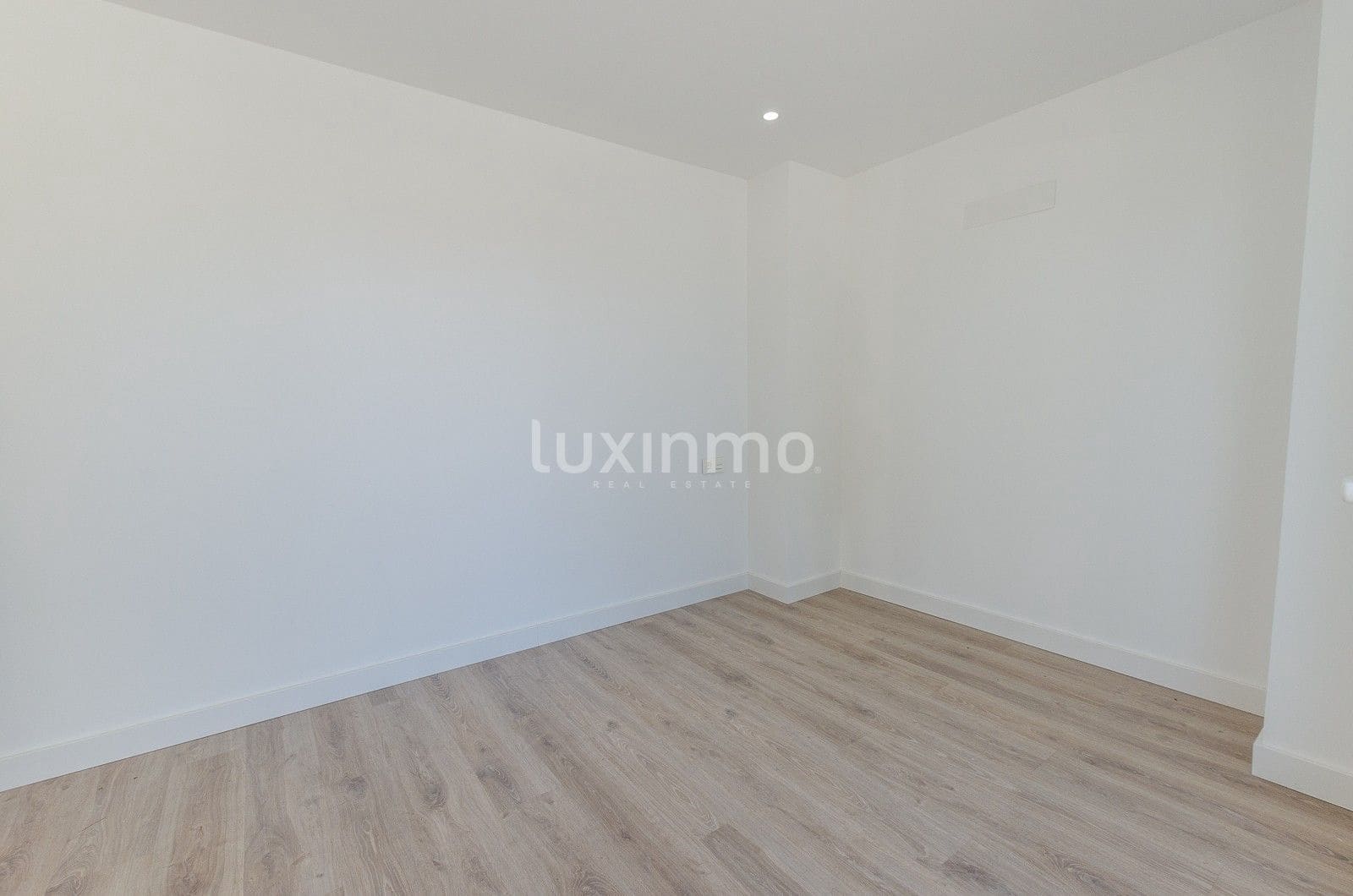 Chalet de 4 habitaciones en La Nucia en venta con piscina garaje - 580.000 € (Ref: 10167240)