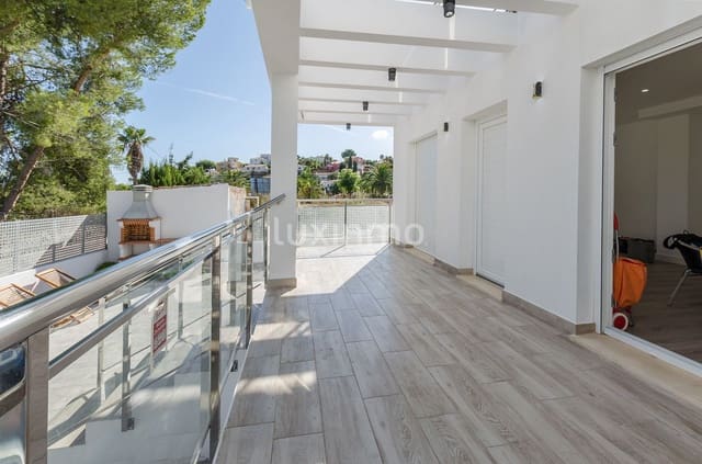 Chalet de 4 habitaciones en Coloma  , La Nucia en venta con piscina garaje - 580.000 € (Ref: 10167240)