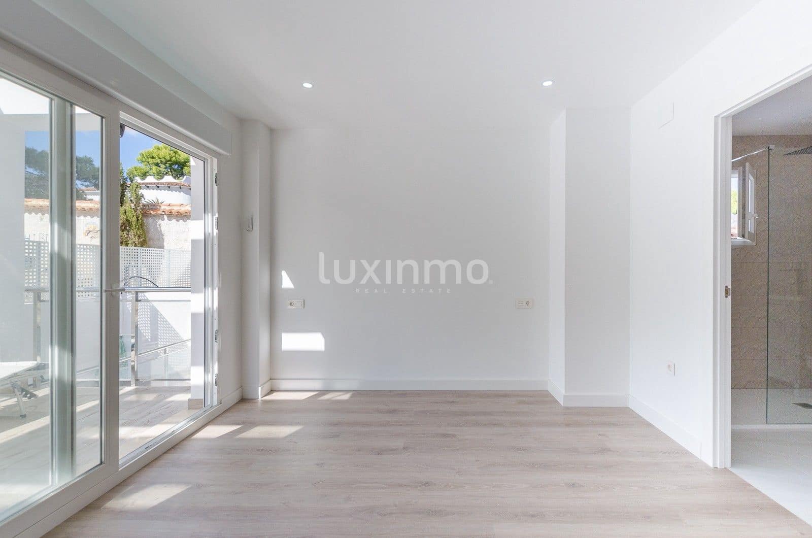 Chalet de 4 habitaciones en La Nucia en venta con piscina garaje - 580.000 € (Ref: 10167240)