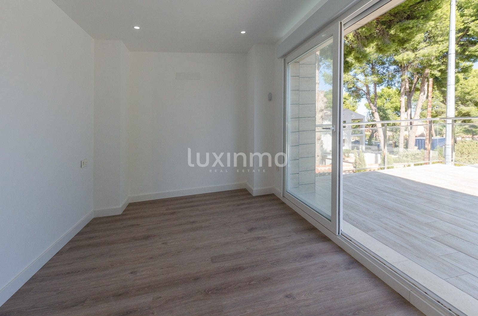 Chalet de 4 habitaciones en La Nucia en venta con piscina garaje - 580.000 € (Ref: 10167240)