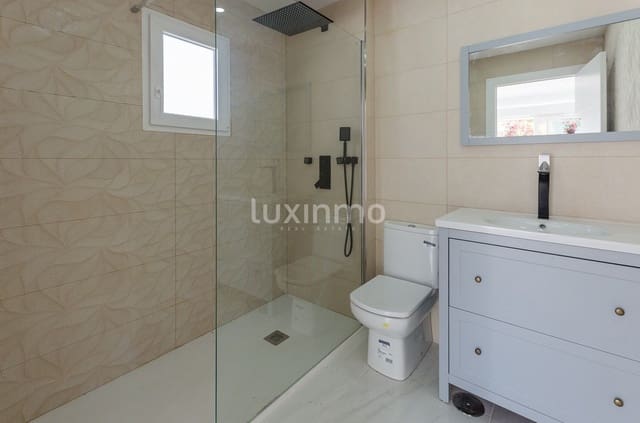 Chalet de 4 habitaciones en Coloma  , La Nucia en venta con piscina garaje - 580.000 € (Ref: 10167240)