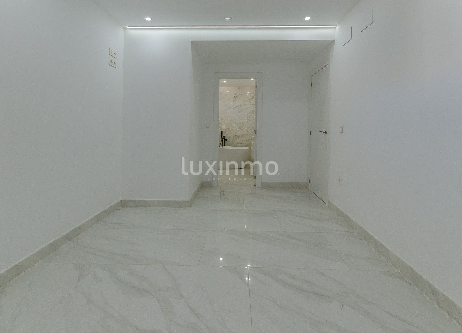 Chalet de 4 habitaciones en La Nucia en venta con piscina garaje - 580.000 € (Ref: 10167240)