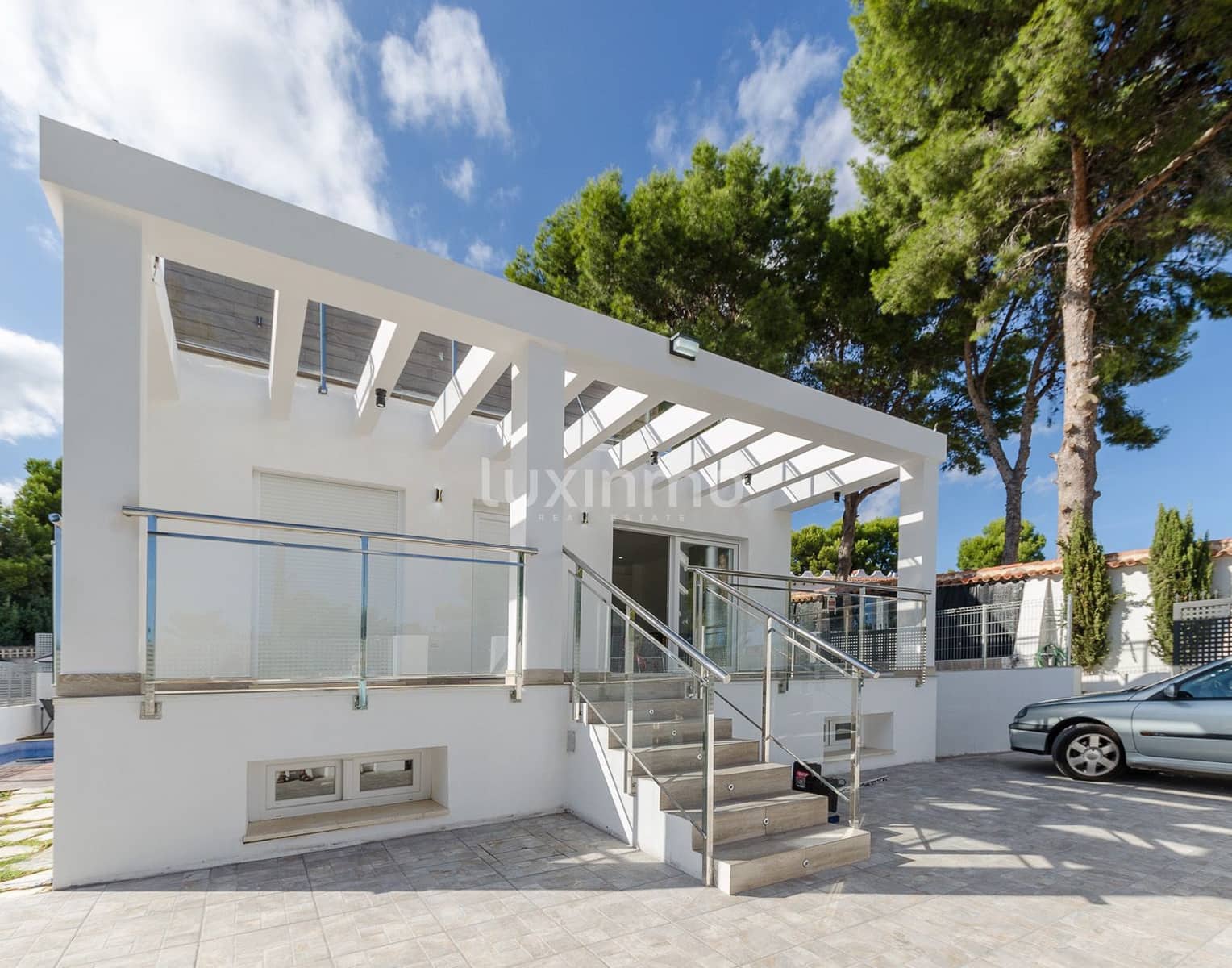 Chalet de 4 habitaciones en La Nucia en venta con piscina garaje - 580.000 € (Ref: 10167240)