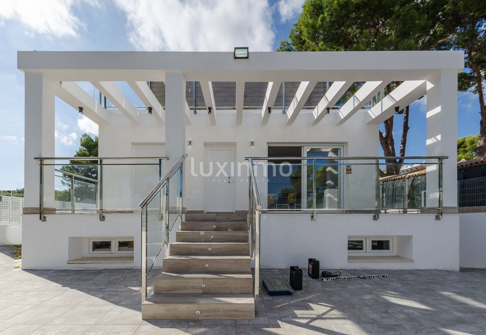Chalet de 4 habitaciones en La Nucia en venta con piscina garaje - 580.000 € (Ref: 10167240)