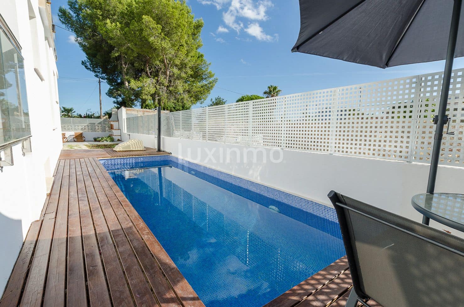 Chalet de 4 habitaciones en La Nucia en venta con piscina garaje - 580.000 € (Ref: 10167240)