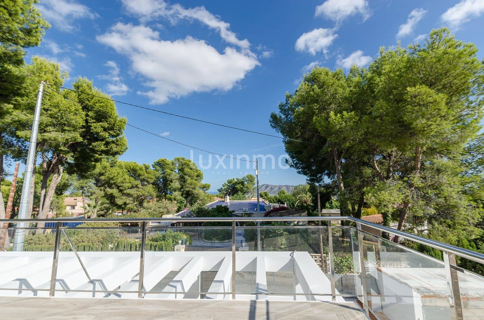 Chalet de 4 habitaciones en La Nucia en venta con piscina garaje - 580.000 € (Ref: 10167240)