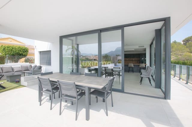 6 soveværelse Villa til salg i Calpe / Calp med swimmingpool garage - € 1.300.000 (Ref: 10167253)
