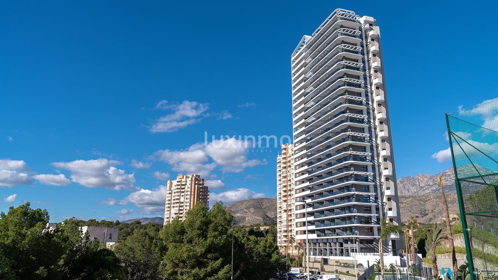 Apartamento de 3 habitaciones en Benidorm en venta con piscina garaje - 564.000 € (Ref: 10167482)