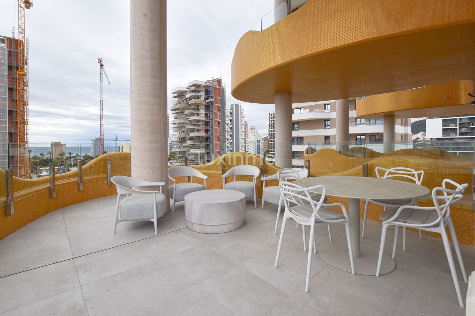 3 bedroom Apartment for rent in Calpe / Calp with pool garage - € 2,500 (Ref: 10167877)