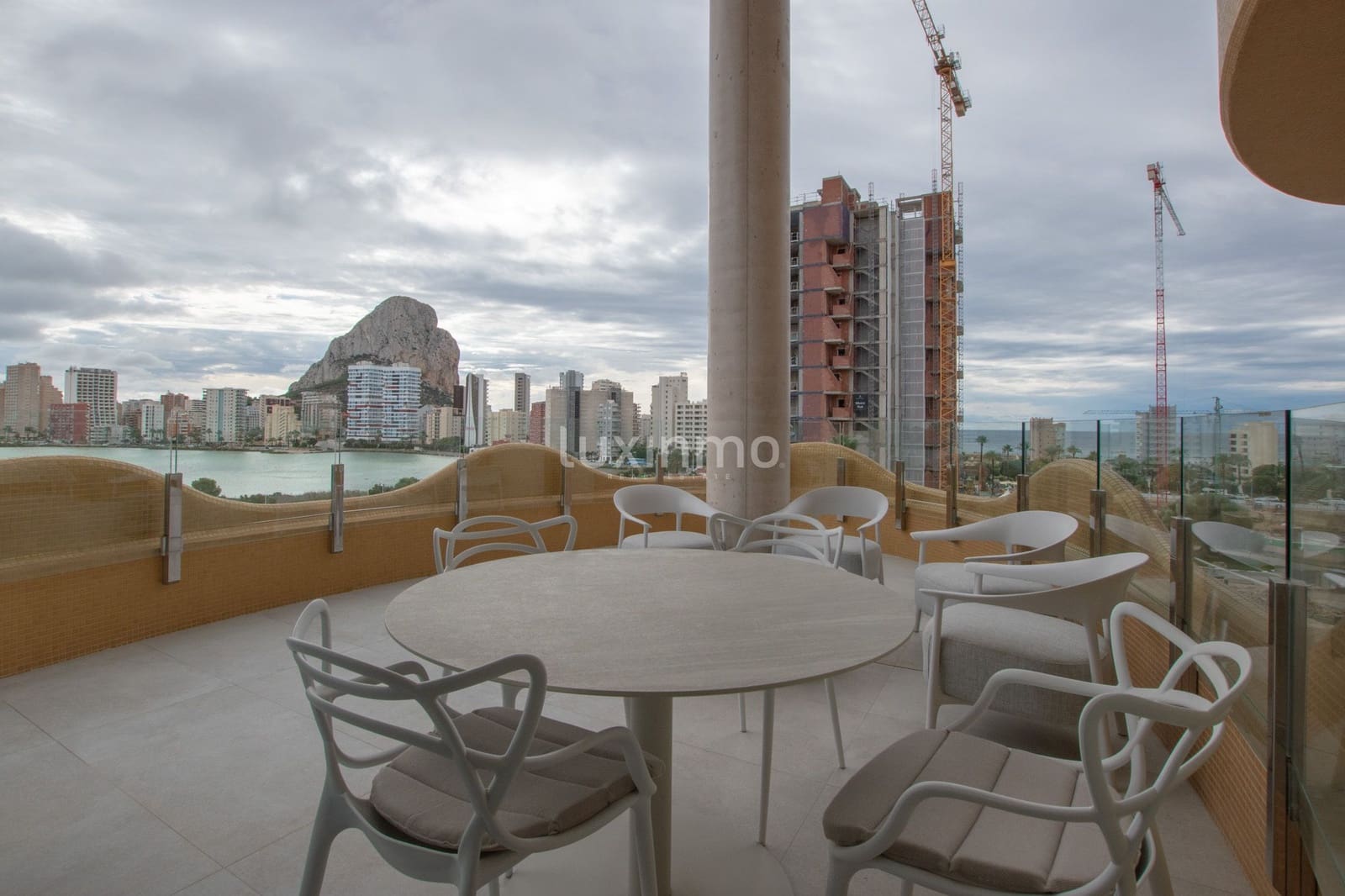 3 bedroom Apartment for rent in Calpe / Calp with pool garage - € 2,500 (Ref: 10167877)