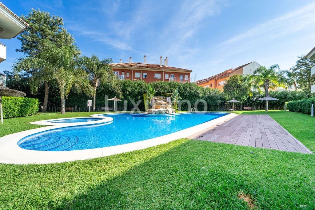 3 sovrum Lägenhet att hyra i Arenal med pool garage - 1 800 € (Ref: 10175517)