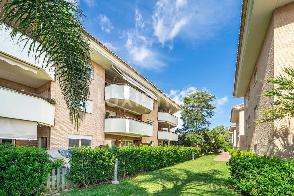 3 sovrum Lägenhet att hyra i Arenal med pool garage - 1 800 € (Ref: 10175517)