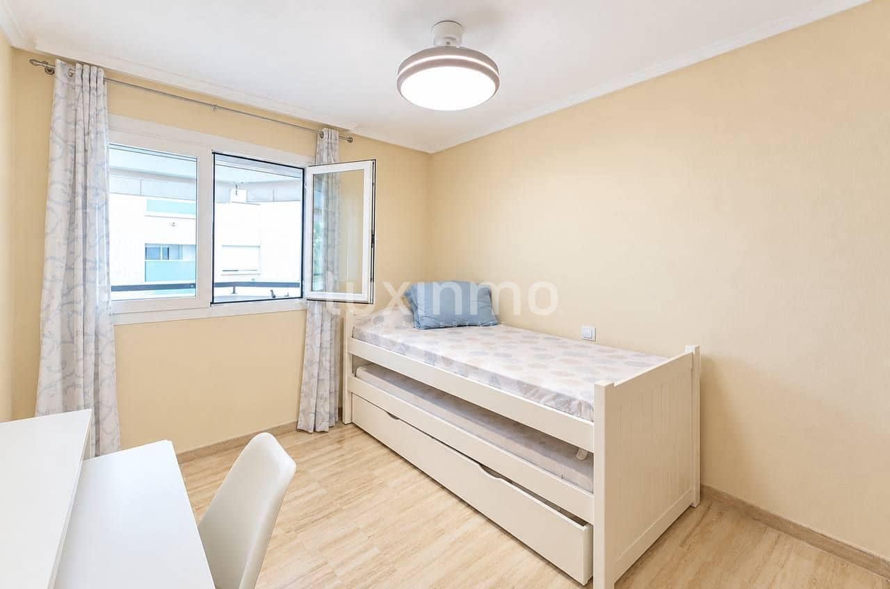 3 sovrum Lägenhet att hyra i Arenal med pool garage - 1 800 € (Ref: 10175517)